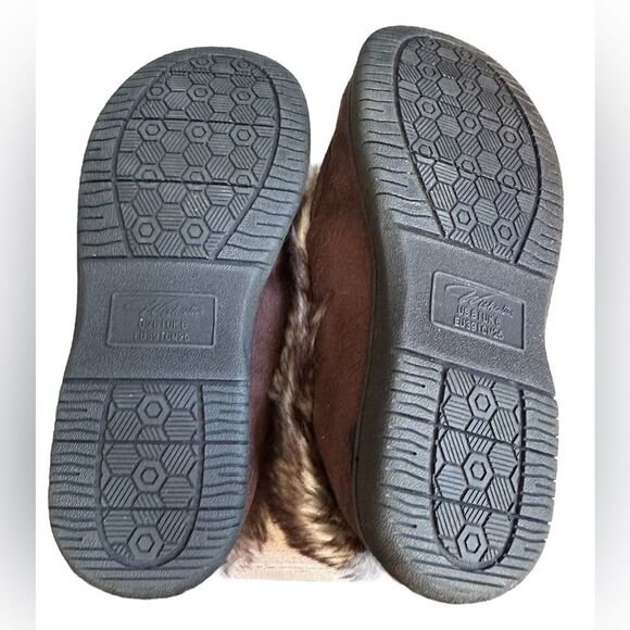 Slipper Shoes Brown Tan Faux Fur Trim Size US Size 8 Indoor/Outdoor Soles. NWOT - Picture 5 of 8